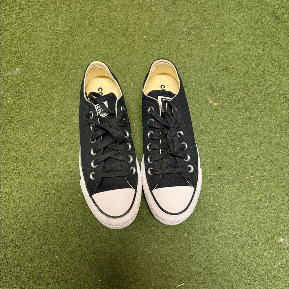 Black platform converse only worn once to try on 
Size US 6